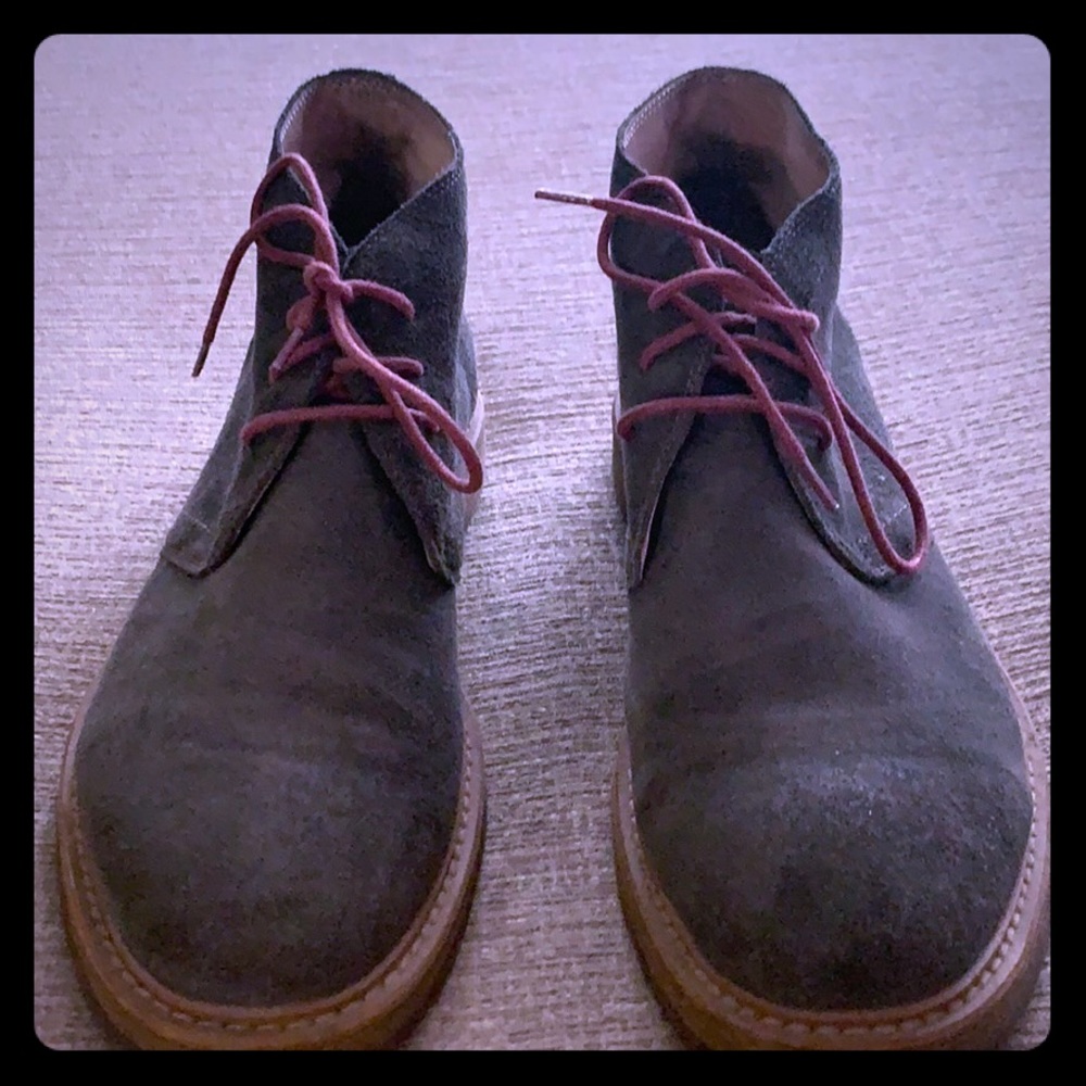Sued boots